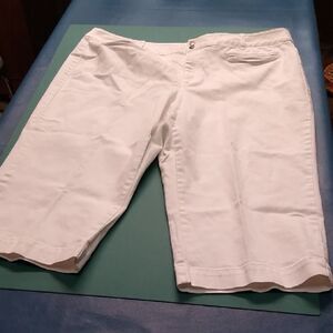 CJ Banks White Flat Front Summer capris/long shorts